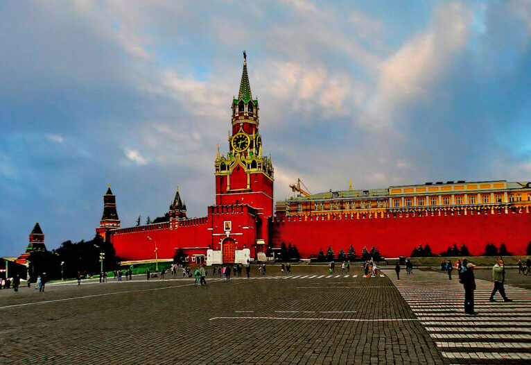 Московский Кремль: как попасть на экскурсию с гидом?